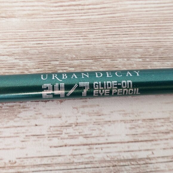 Urban Decay Mars 24/7 Glide-On Eye Pencil 1.2g/.04oz Full Size Waterproof Liner - Picture 6 of 8
